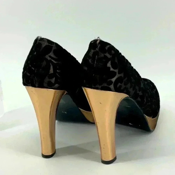 CALL  IT SPRING - Picture 5 of 6